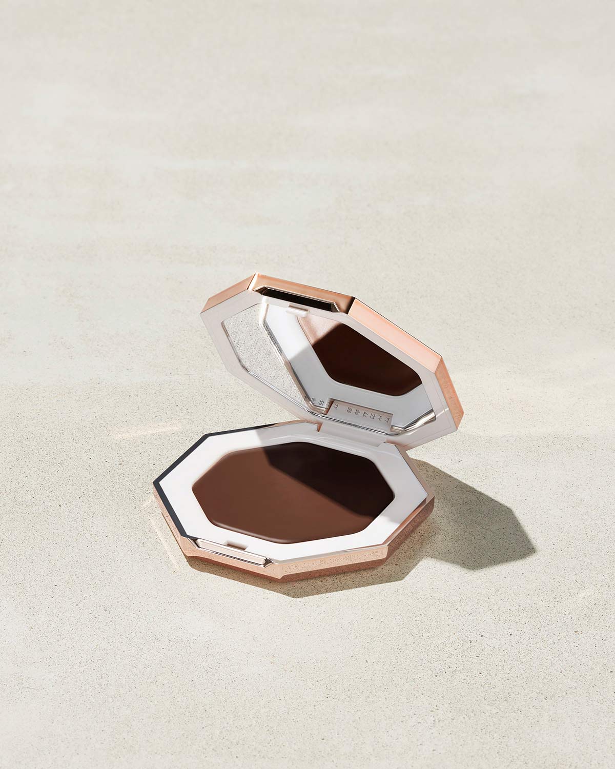 Cheeks Out Freestyle Cream Bronzer ?? Chocolate