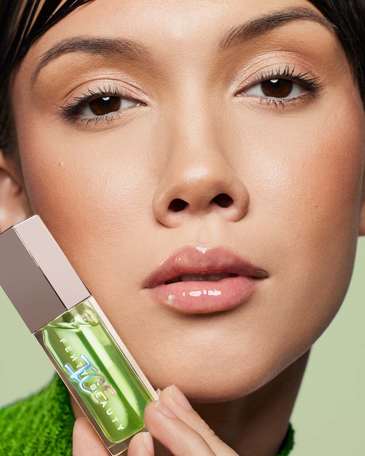 Gloss Bomb Ice Cooling Lip Luminizer ?? Cucum'brrr - Image 2