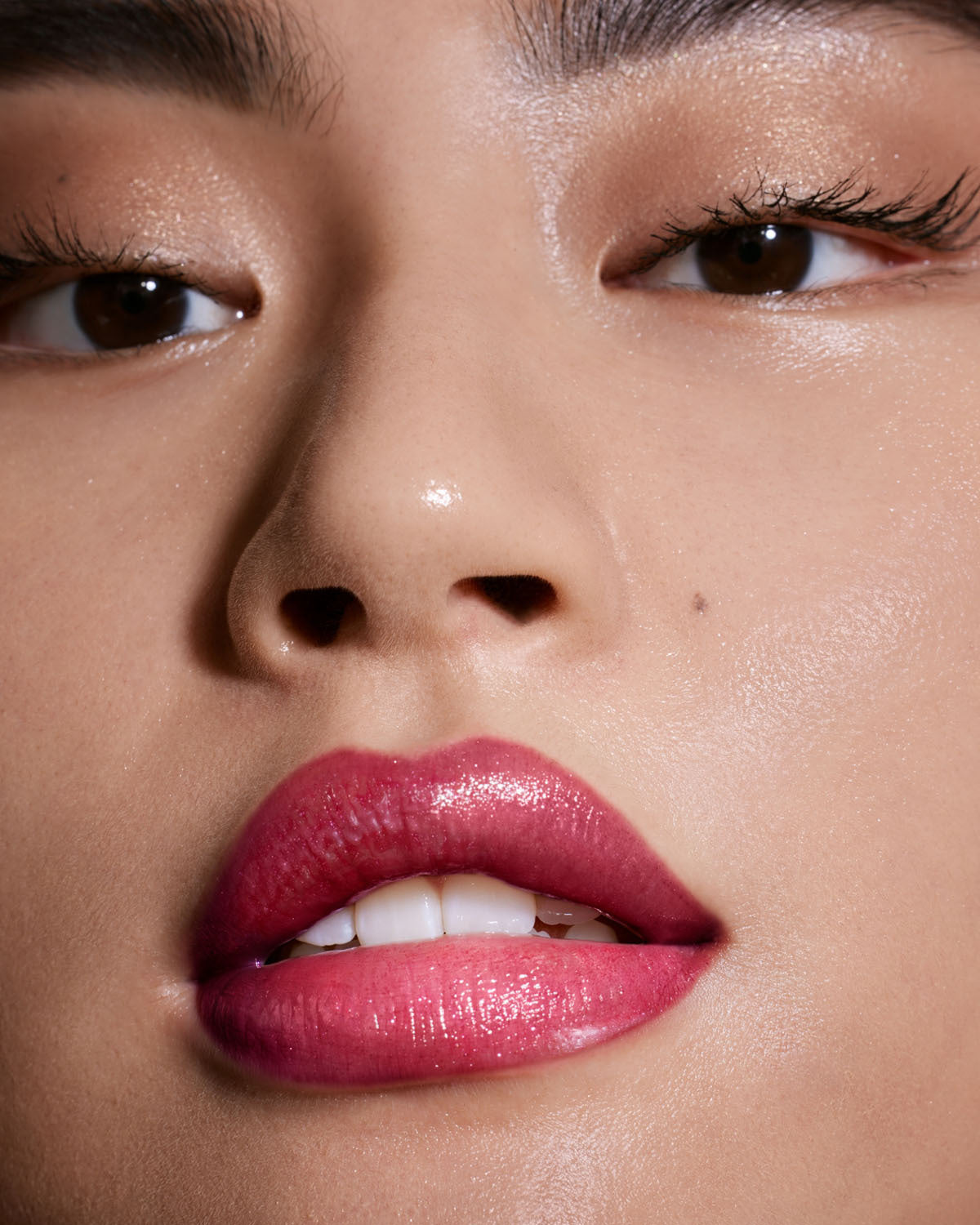 Gloss Bomb Universal Lip Luminizer ?? Fuchsia Flex - Image 4