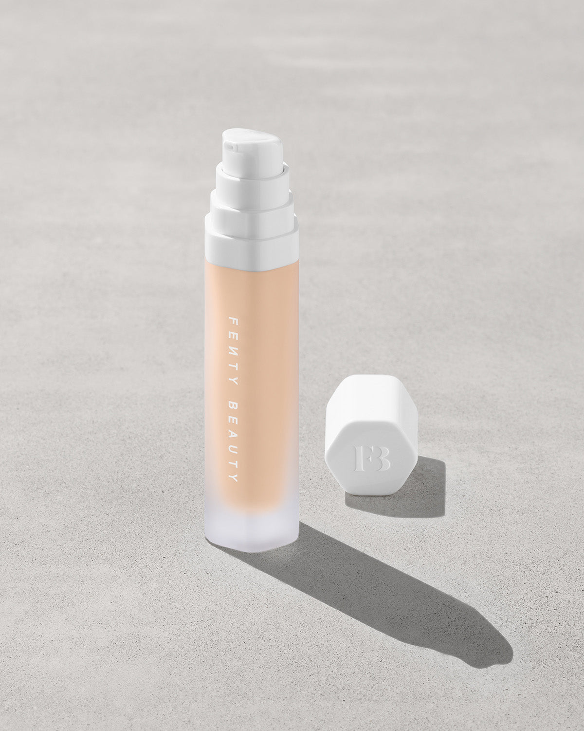 Soft'lit Naturally Luminous Longwear Foundation ?? 125
