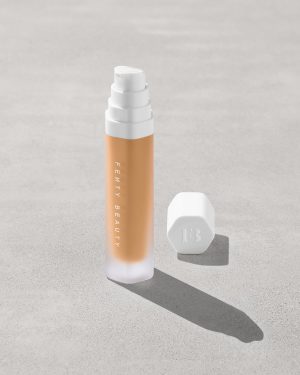 Soft'lit Naturally Luminous Longwear Foundation ?? 300